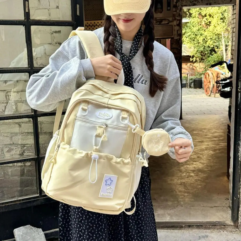 Mochila Feminina Estrela em Nylon — Ideal para Estudantes e Uso Casual